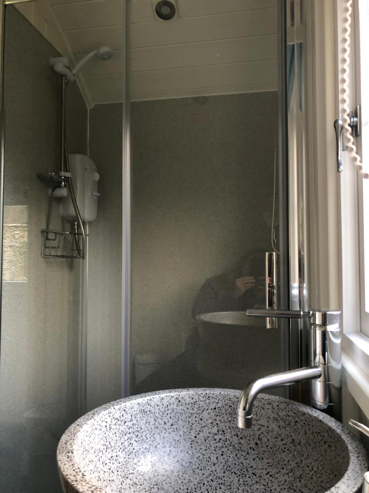 Green Valley, Cotswold Stay With Hamper เชลเทนแฮม ภายนอก รูปภาพ