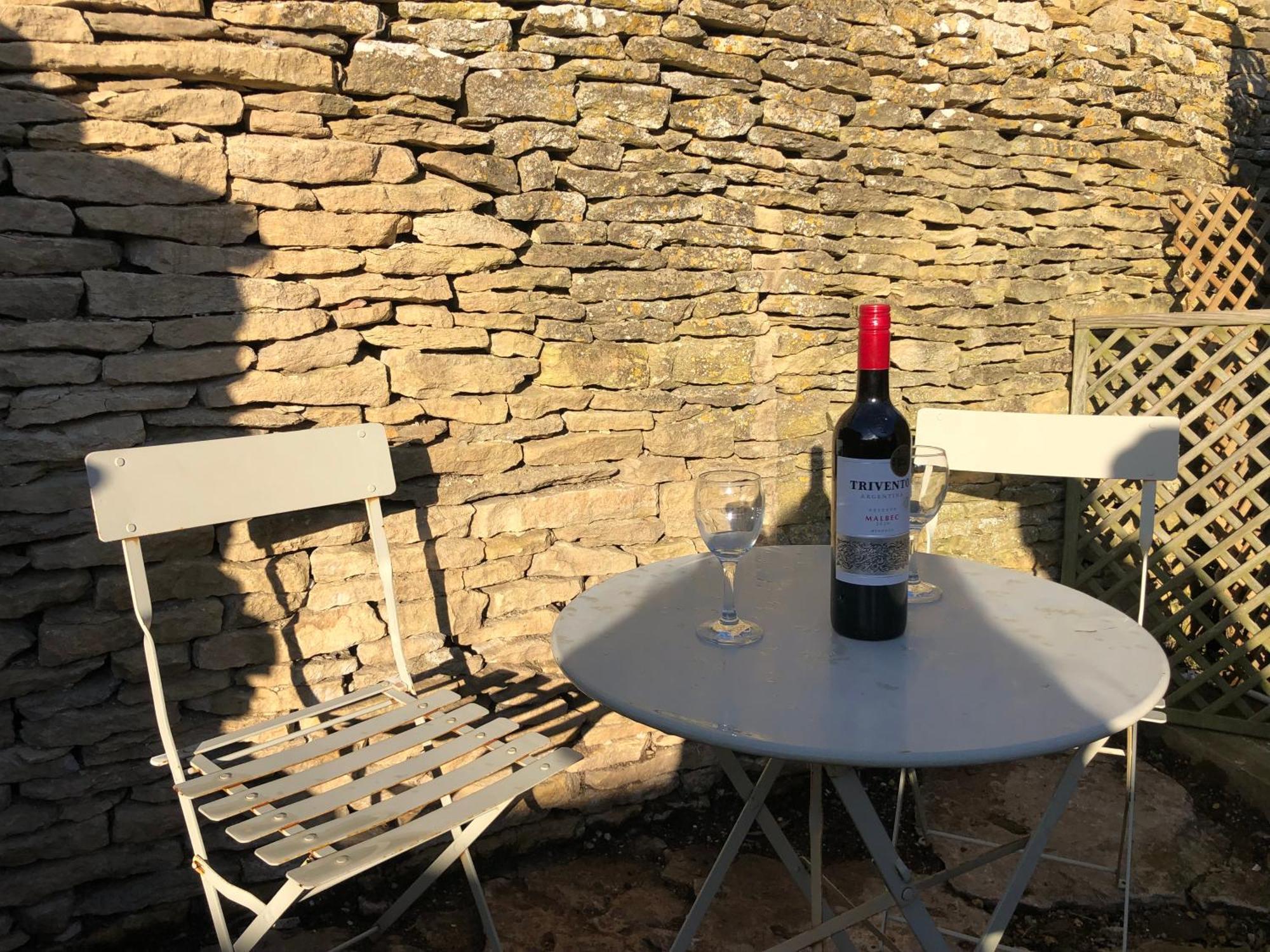 Green Valley, Cotswold Stay With Hamper เชลเทนแฮม ภายนอก รูปภาพ